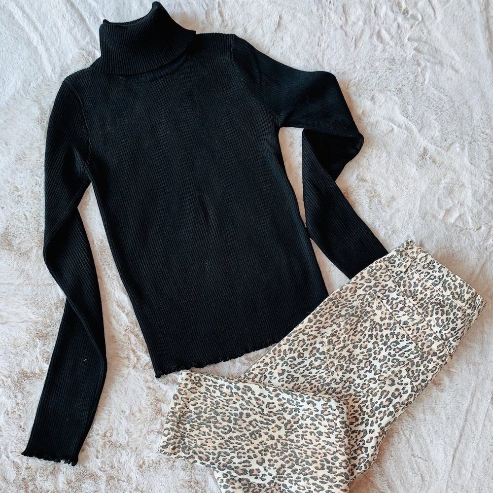 Black Ribbed Turtle Neck - Picture 2 of 2